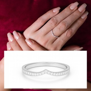Diamond V-Curve Ring